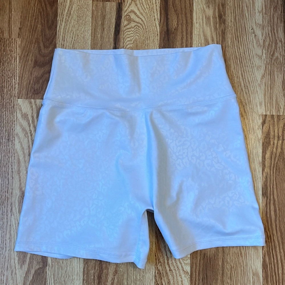 Buffbunny Collection Shiny Leopard White Shorts - L